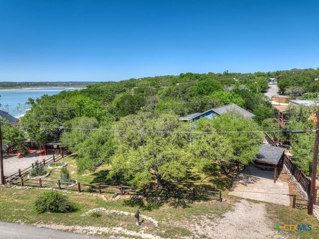 925 & 913 Glenn Dr Drive, Canyon Lake, TX 78133