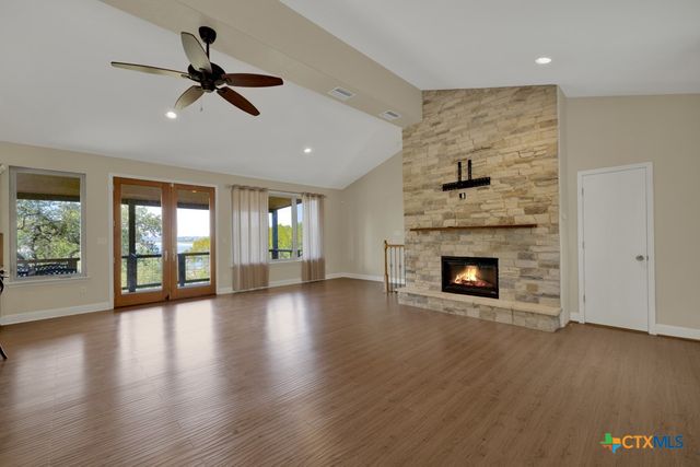 925 & 913 Glenn Dr Drive, Canyon Lake, TX 78133