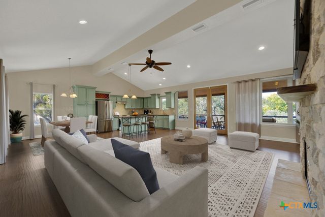 925 & 913 Glenn Dr Drive, Canyon Lake, TX 78133