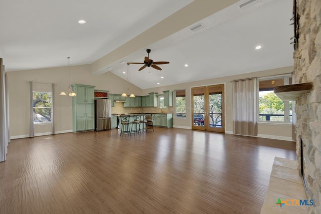 925 & 913 Glenn Dr Drive, Canyon Lake, TX 78133