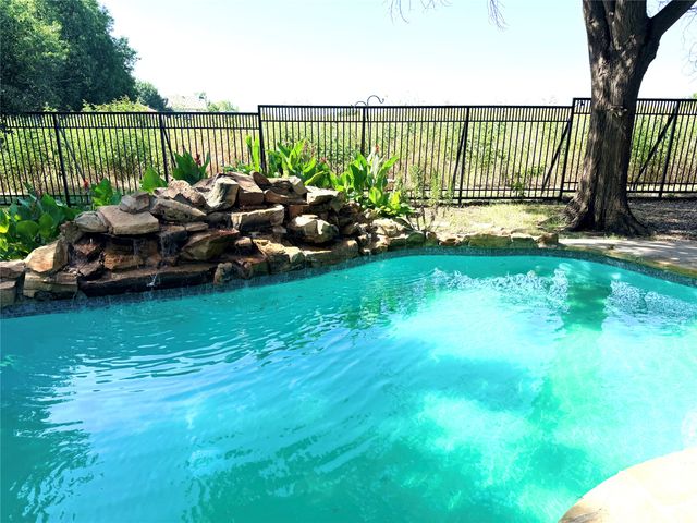 2417 Warwick Avenue, Flower Mound, TX 75028