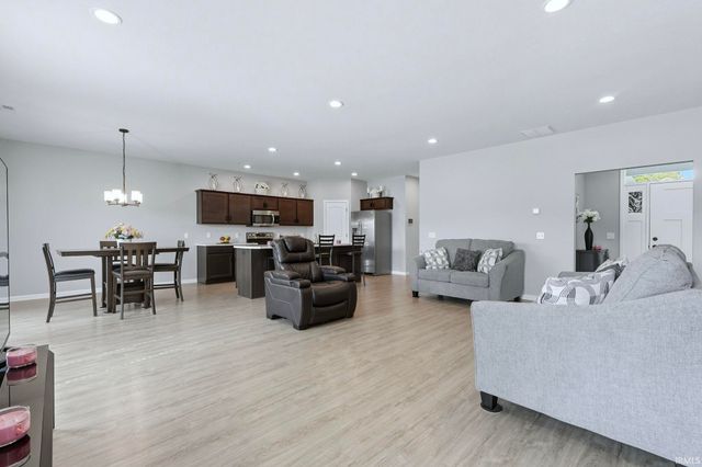 14719 Verona Lakes Passage, Fort Wayne, IN 46814