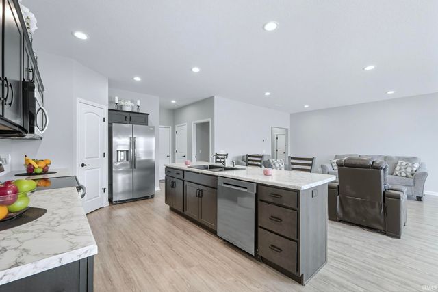 14719 Verona Lakes Passage, Fort Wayne, IN 46814