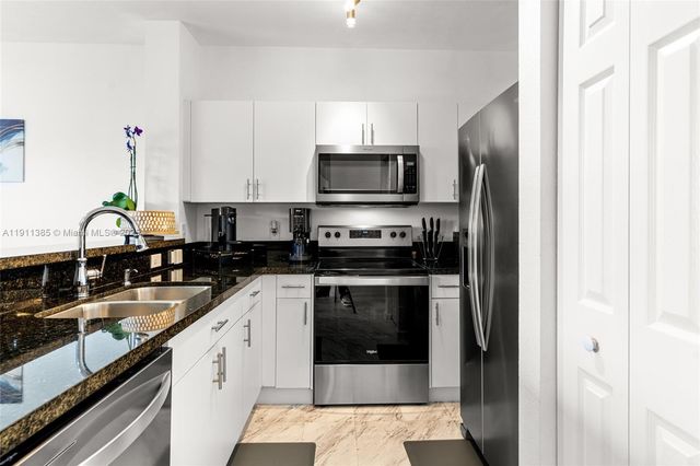 230 SE 29th Ave 21, Homestead, FL 33033