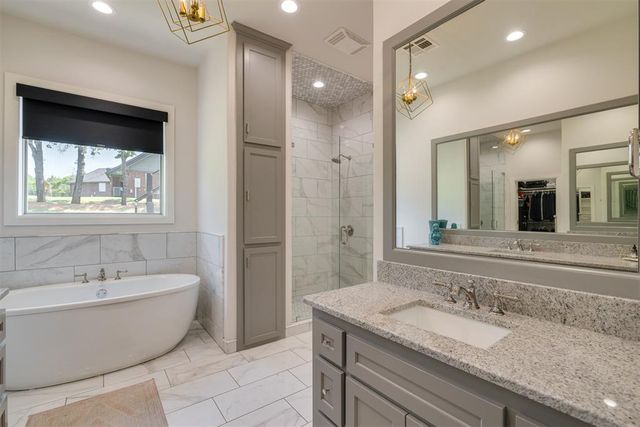 9908 Jamie Way, Choctaw, OK 73020