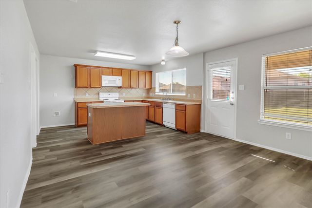 2045 Hanakoa Falls Drive, Anna, TX 75409