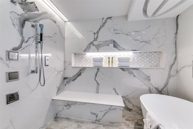 4005 Gaston Avenue, Dallas, TX 75246