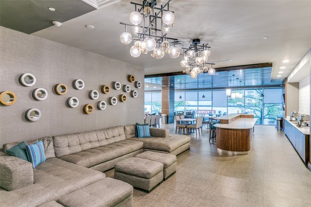 4005 Gaston Avenue, Dallas, TX 75246