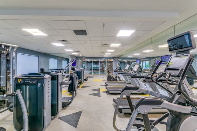 4005 Gaston Avenue, Dallas, TX 75246