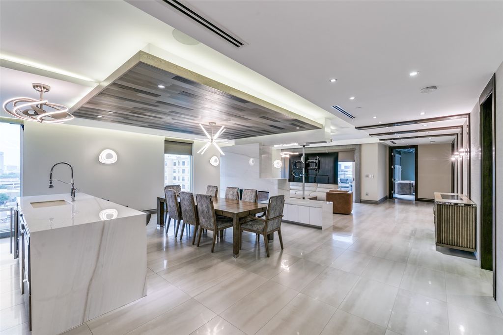 4005 Gaston Avenue, Dallas, TX 75246