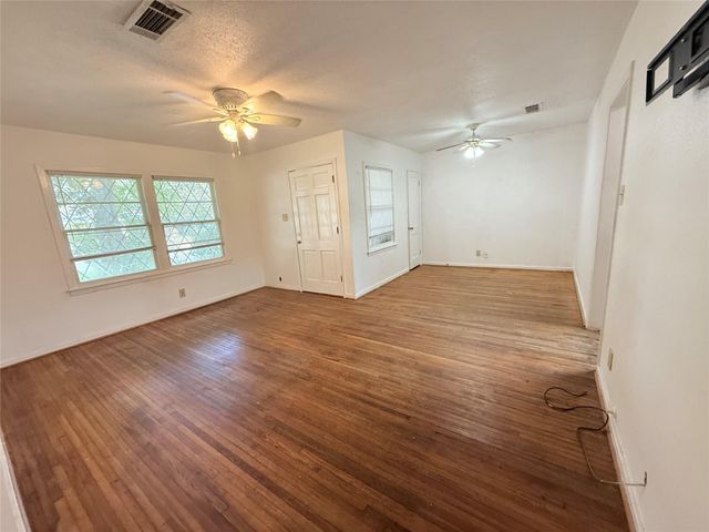 841 Magnolia Street, Lake Jackson, TX 77566