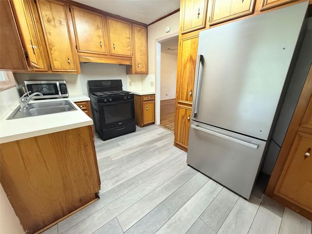 841 Magnolia Street, Lake Jackson, TX 77566