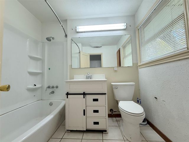 841 Magnolia Street, Lake Jackson, TX 77566