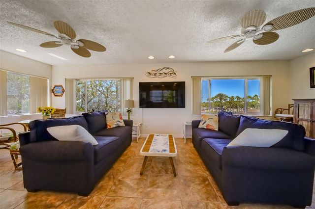 18111 1ST STREET E, Redington Shores, FL 33708