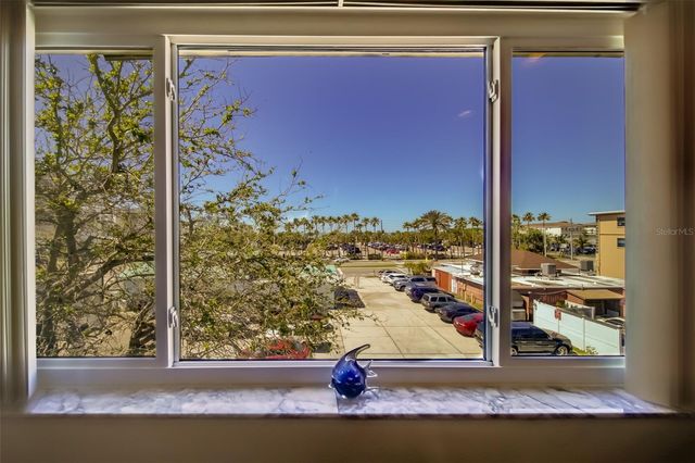 18111 1ST STREET E, Redington Shores, FL 33708