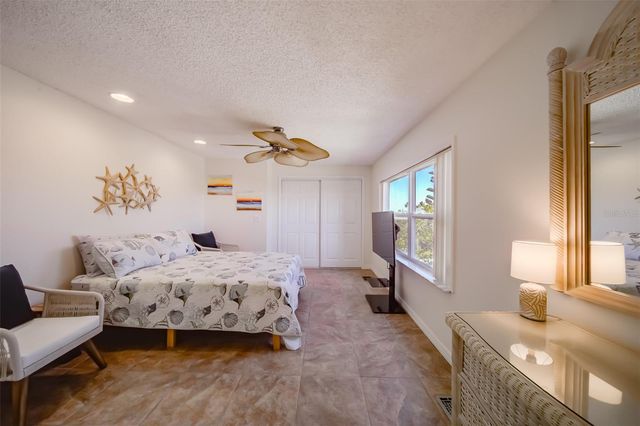 18111 1ST STREET E, Redington Shores, FL 33708