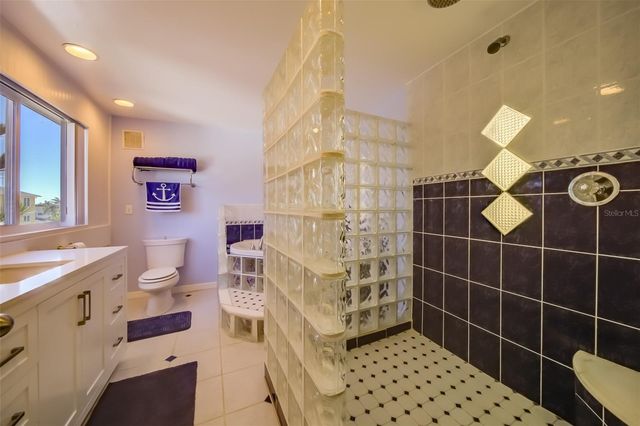 18111 1ST STREET E, Redington Shores, FL 33708