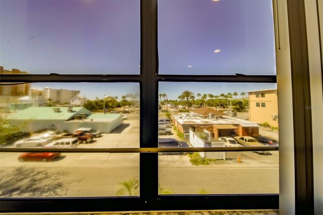 18111 1ST STREET E, Redington Shores, FL 33708