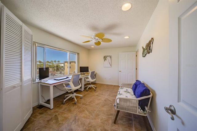 18111 1ST STREET E, Redington Shores, FL 33708