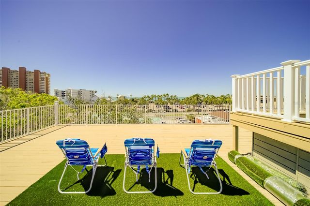 18111 1ST STREET E, Redington Shores, FL 33708