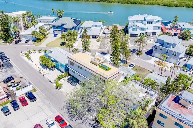 18111 1ST STREET E, Redington Shores, FL 33708