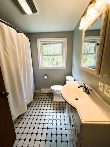 19 Edgewood Street, Milford, NH 03055