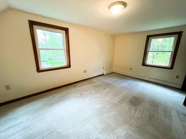 19 Edgewood Street, Milford, NH 03055