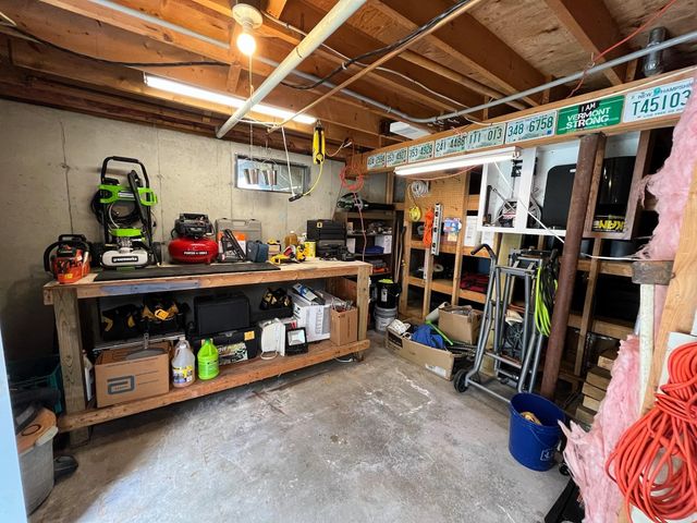 19 Edgewood Street, Milford, NH 03055