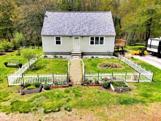 19 Edgewood Street, Milford, NH 03055