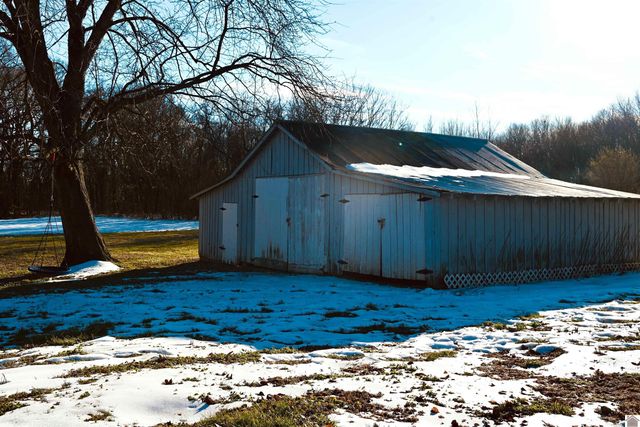 1674 US Hwy 60 W, Ledbetter, KY 42058