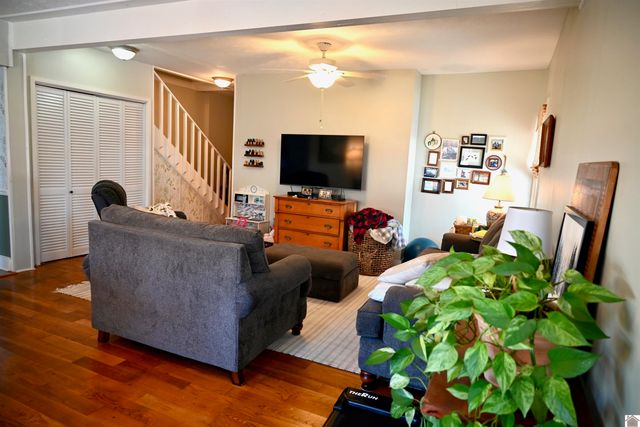 1674 US Hwy 60 W, Ledbetter, KY 42058