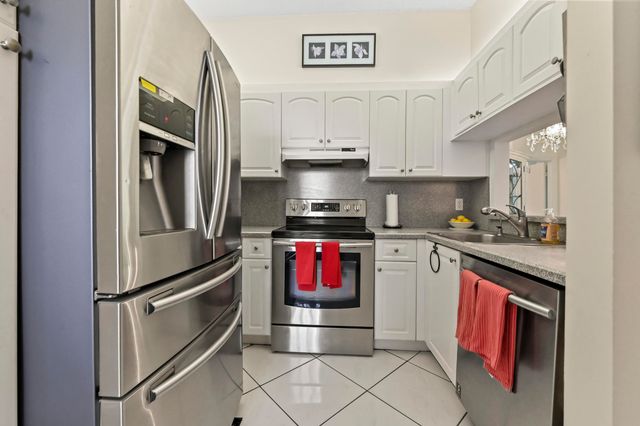 5450 Verona Drive O, Boynton Beach, FL 33437