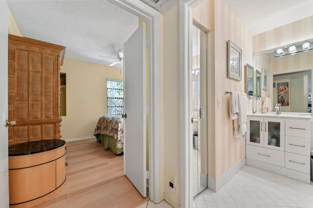 5450 Verona Drive O, Boynton Beach, FL 33437