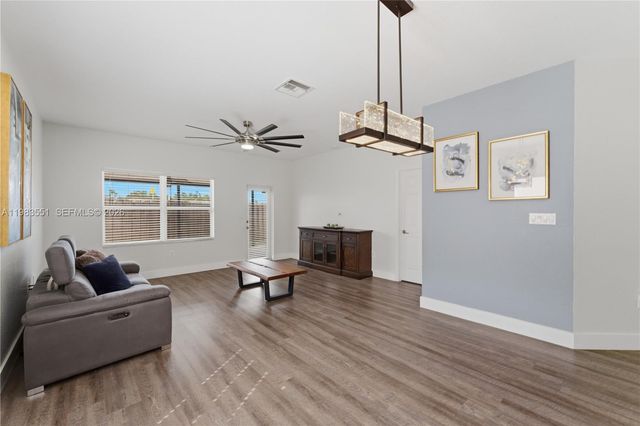 2381 NE 4th St, Homestead, FL 33033