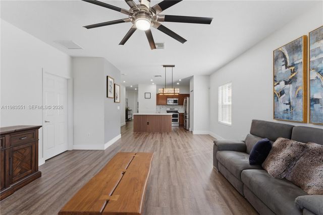 2381 NE 4th St, Homestead, FL 33033