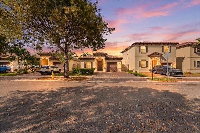 2381 NE 4th St, Homestead, FL 33033