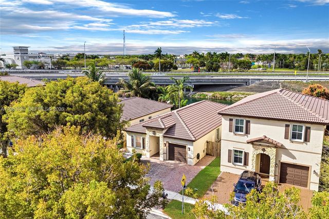 2381 NE 4th St, Homestead, FL 33033