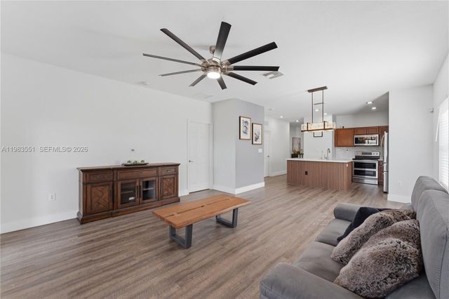 2381 NE 4th St, Homestead, FL 33033