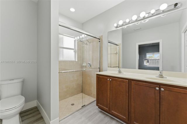 2381 NE 4th St, Homestead, FL 33033