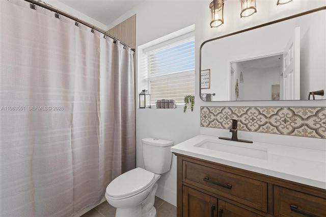 2381 NE 4th St, Homestead, FL 33033