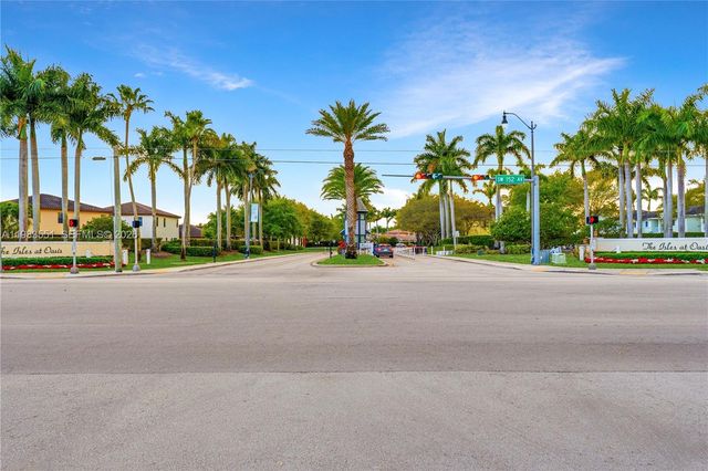 2381 NE 4th St, Homestead, FL 33033