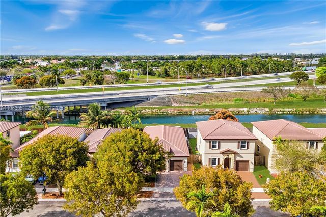 2381 NE 4th St, Homestead, FL 33033