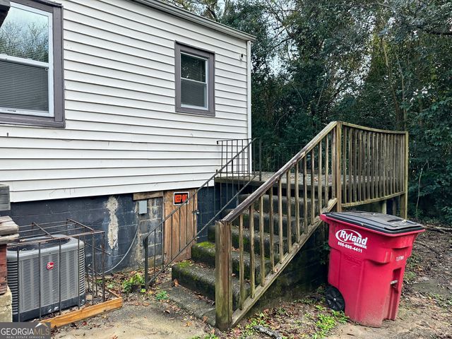 911 Ponce De Leon Circle S, Macon, GA 31206