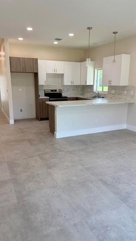 2007 N 49th Street, Fort Pierce, FL 34947