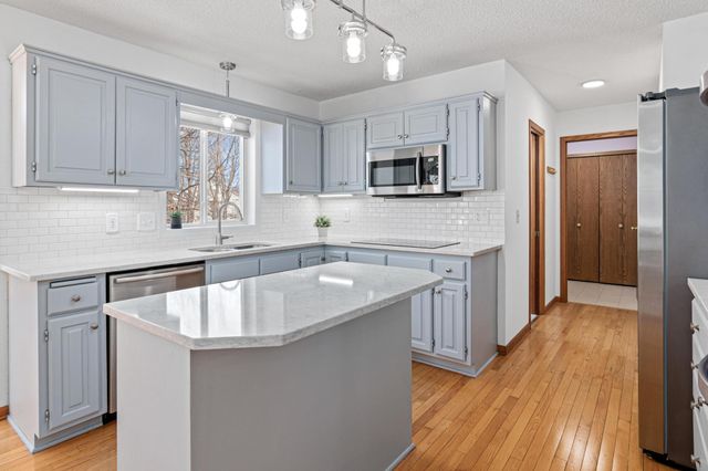 8754 Maryland Avenue N, Brooklyn Park, MN 55445