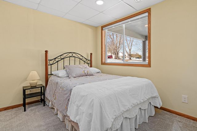 8754 Maryland Avenue N, Brooklyn Park, MN 55445