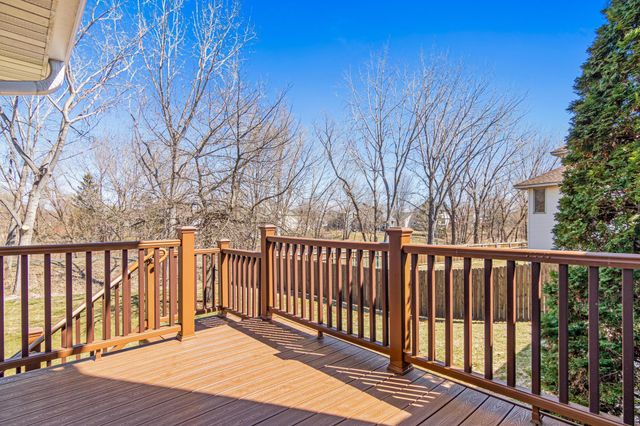 8754 Maryland Avenue N, Brooklyn Park, MN 55445