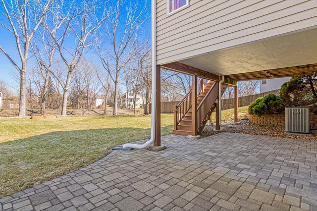 8754 Maryland Avenue N, Brooklyn Park, MN 55445