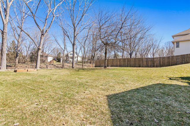 8754 Maryland Avenue N, Brooklyn Park, MN 55445