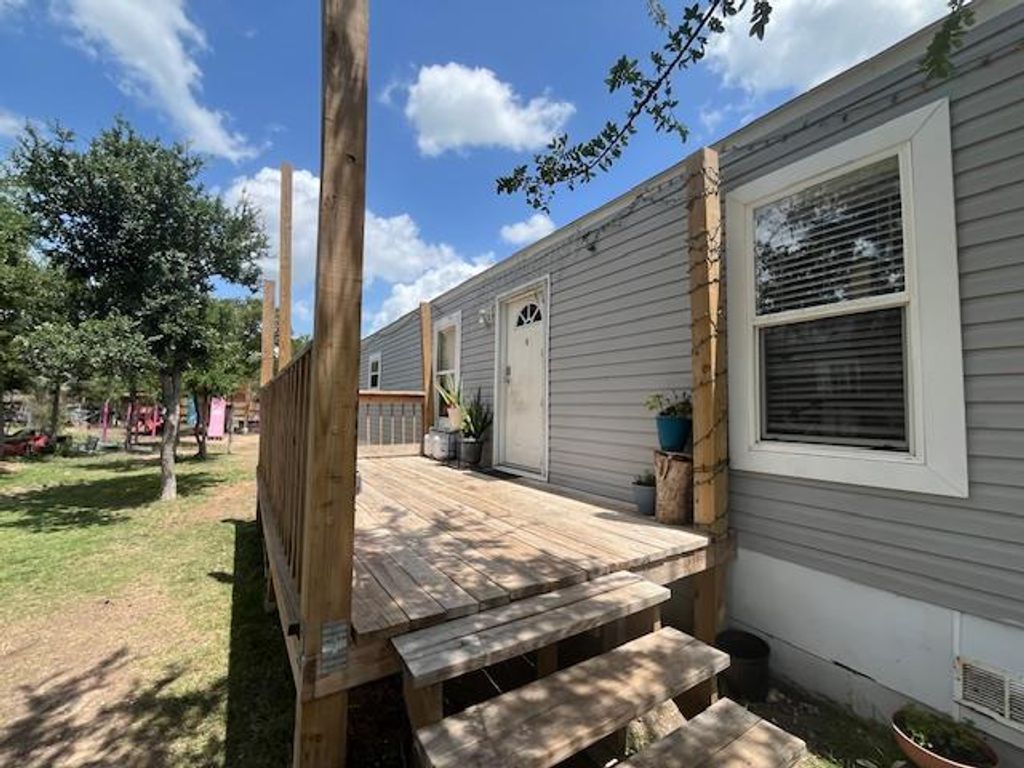 104 Agave Azul CV, Dale, TX 78616